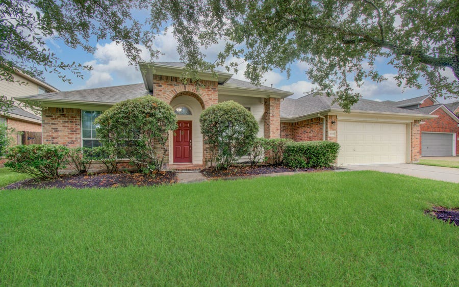 Property photo for 8710 Rocky Knoll Lane, Rosenberg, TX