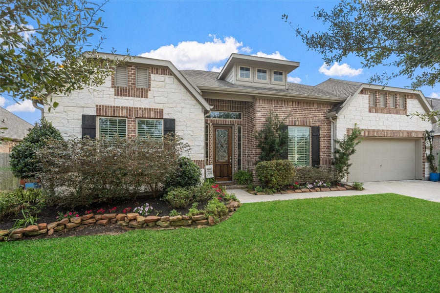 Property photo for 8020 Serenity Drive, Pearland, TX