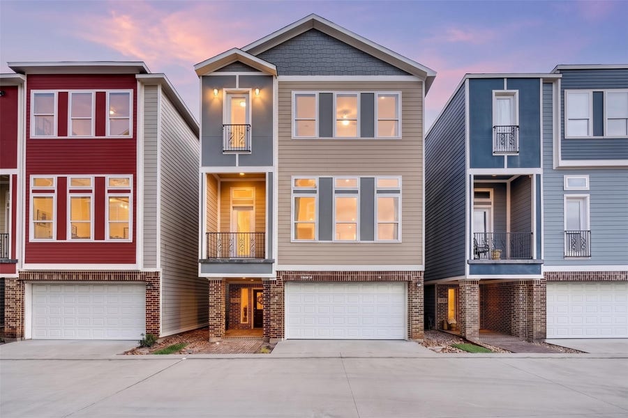 Property photo for 2121 Bidwell Drive, Houston, TX