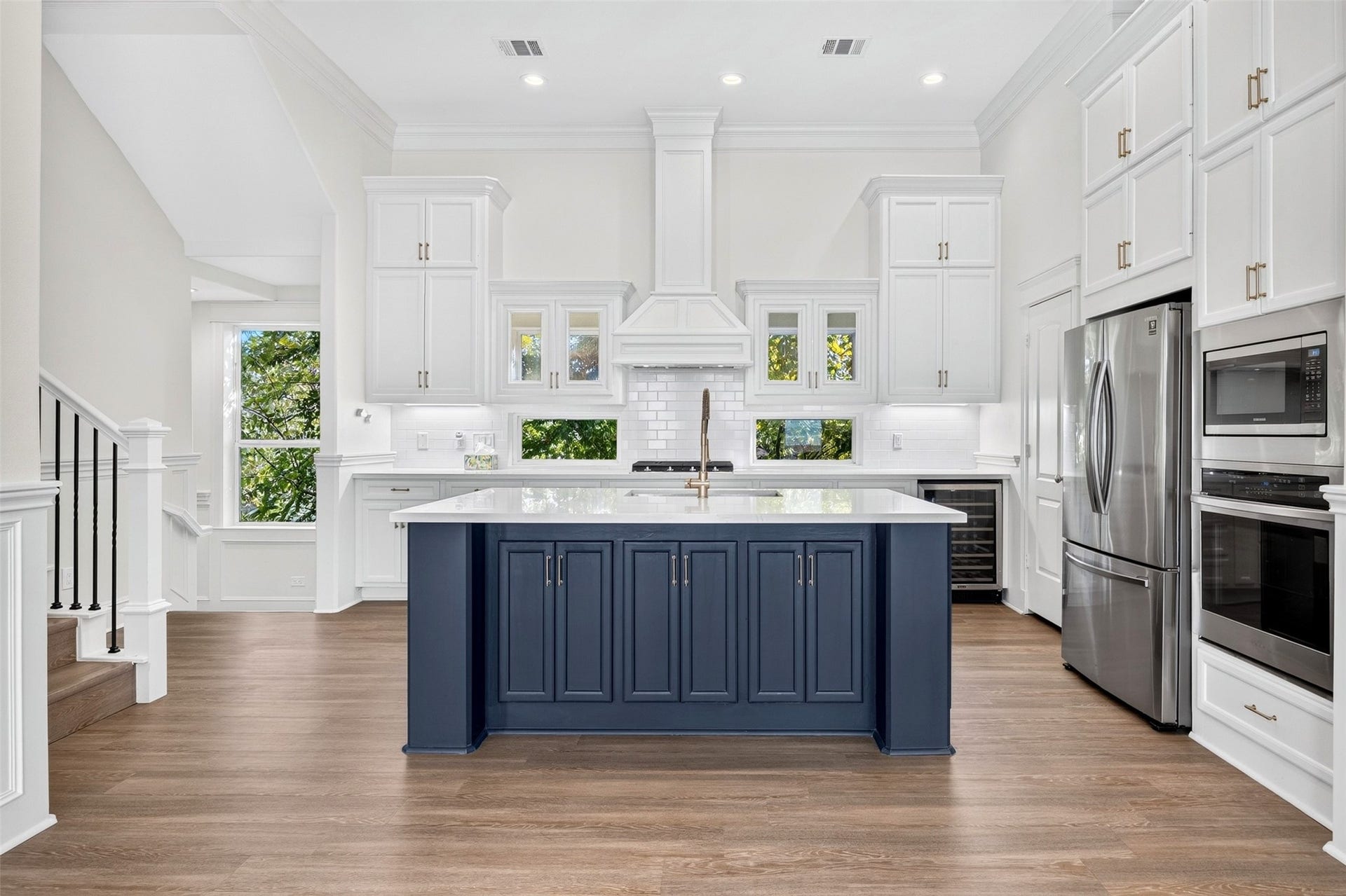 2121 Bidwell Drive, Houston, TX 77018