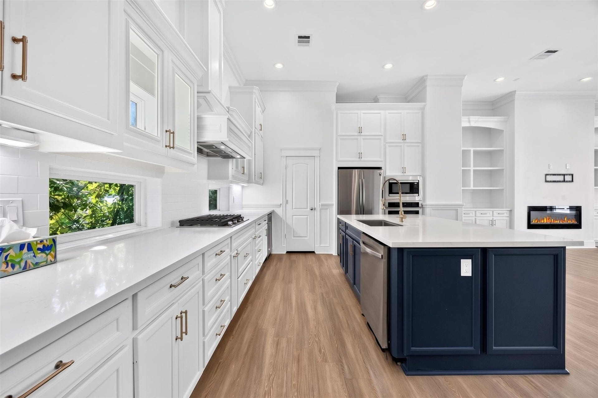 2121 Bidwell Drive, Houston, TX 77018