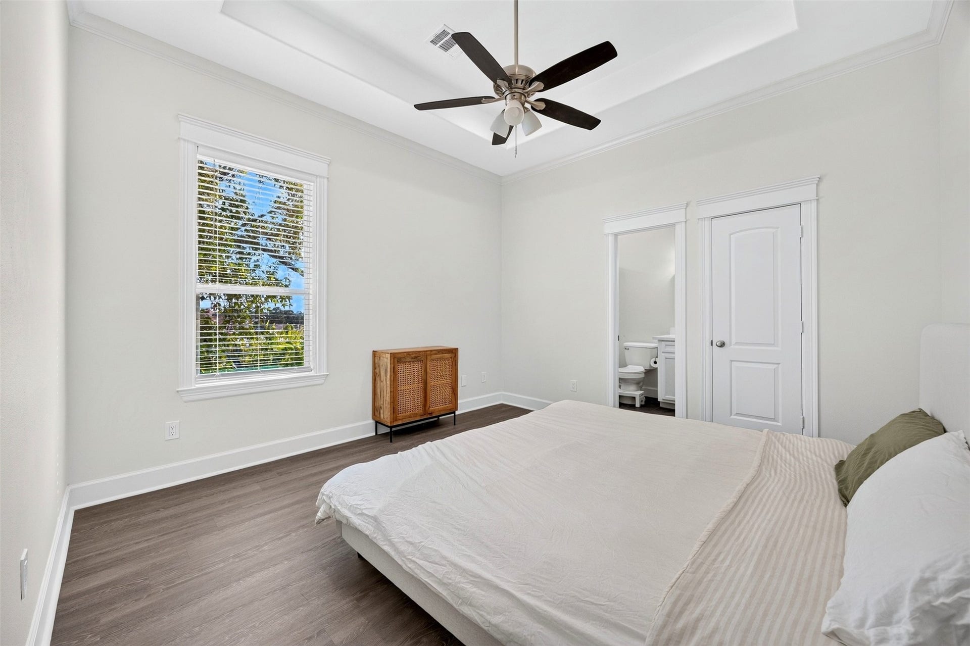 2121 Bidwell Drive, Houston, TX 77018