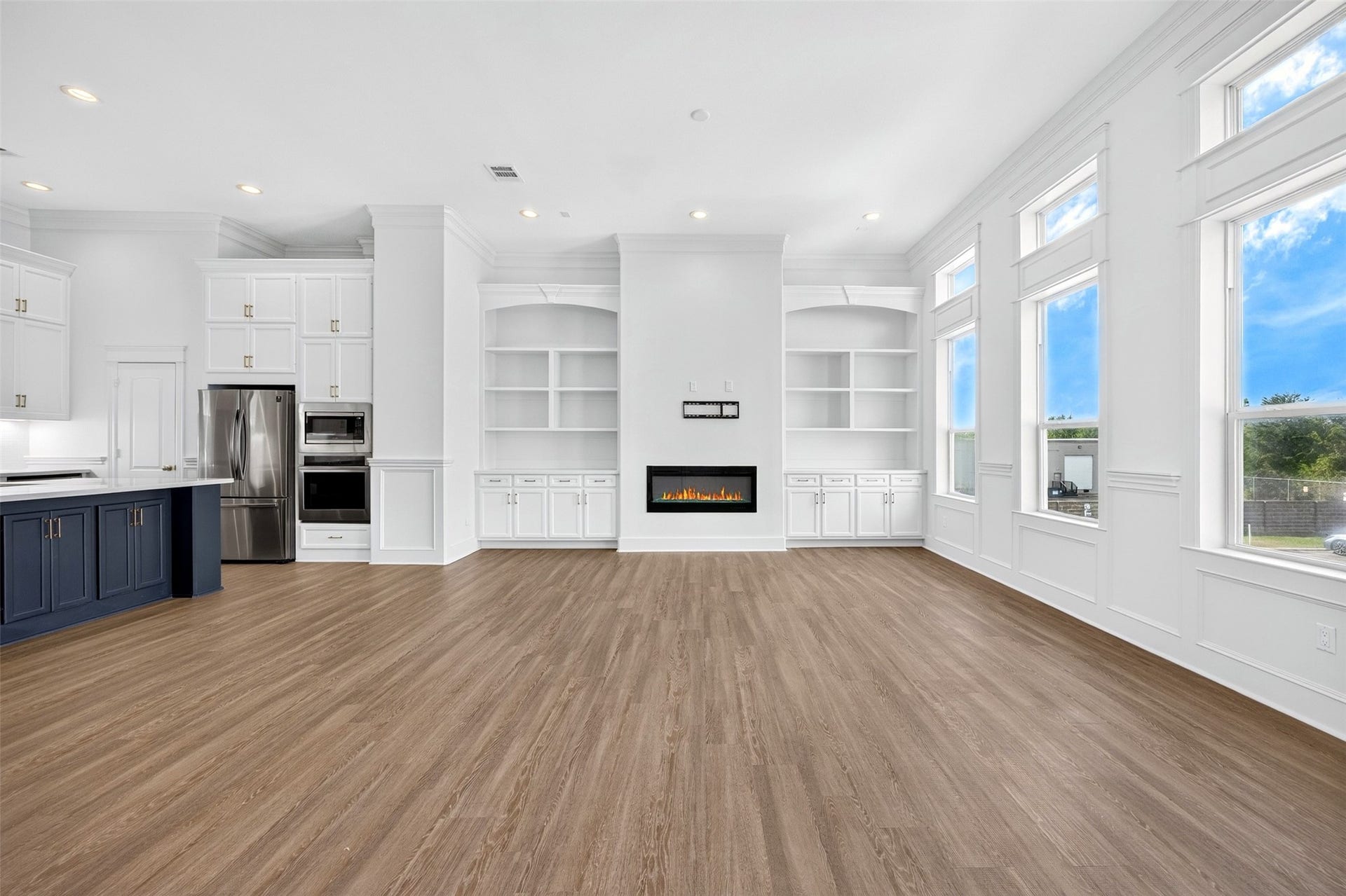 2121 Bidwell Drive, Houston, TX 77018