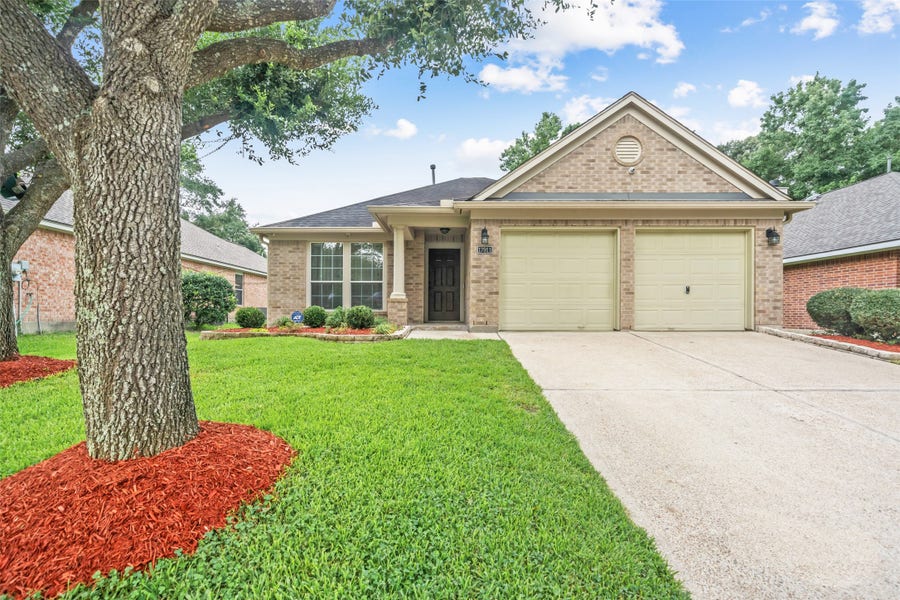 Property photo for 17911 Yukon Pass Drive, Humble, TX
