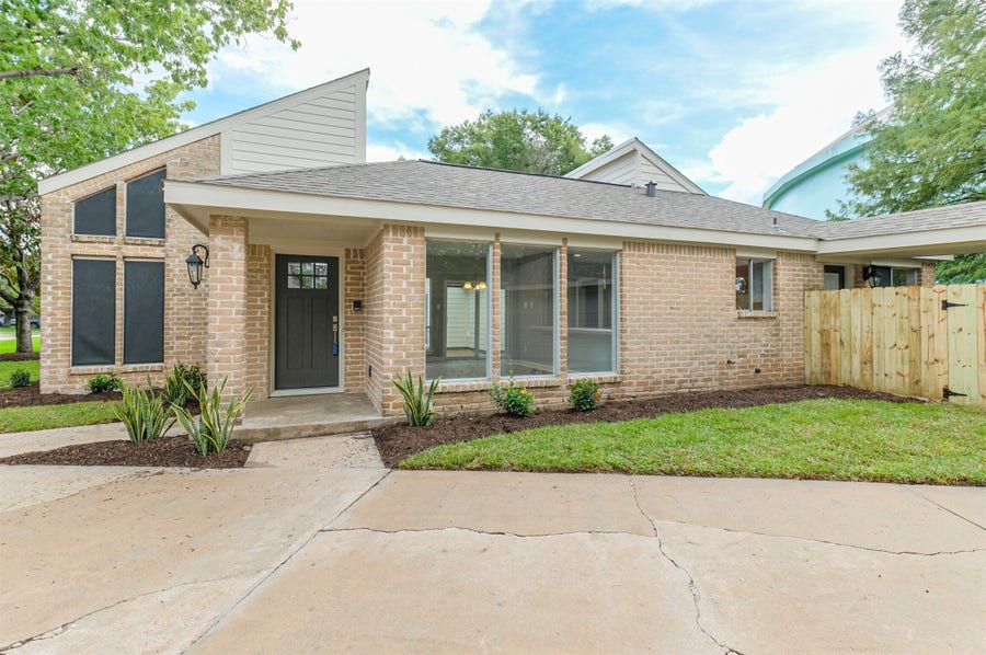 Property photo for 1623 Cherry Ridge Drive, Houston, TX