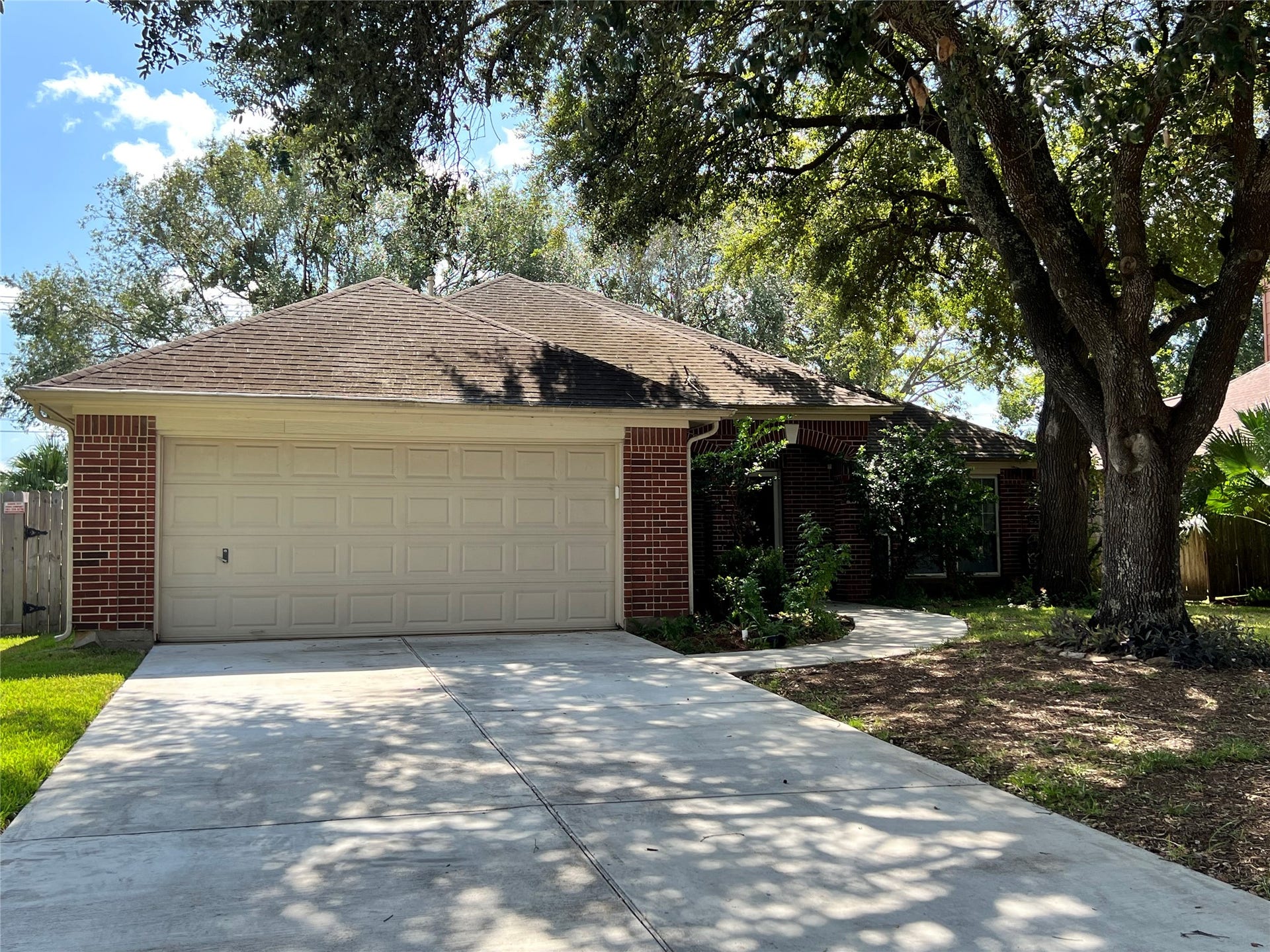 2005 Dawn Crest Court, League City, TX 77573