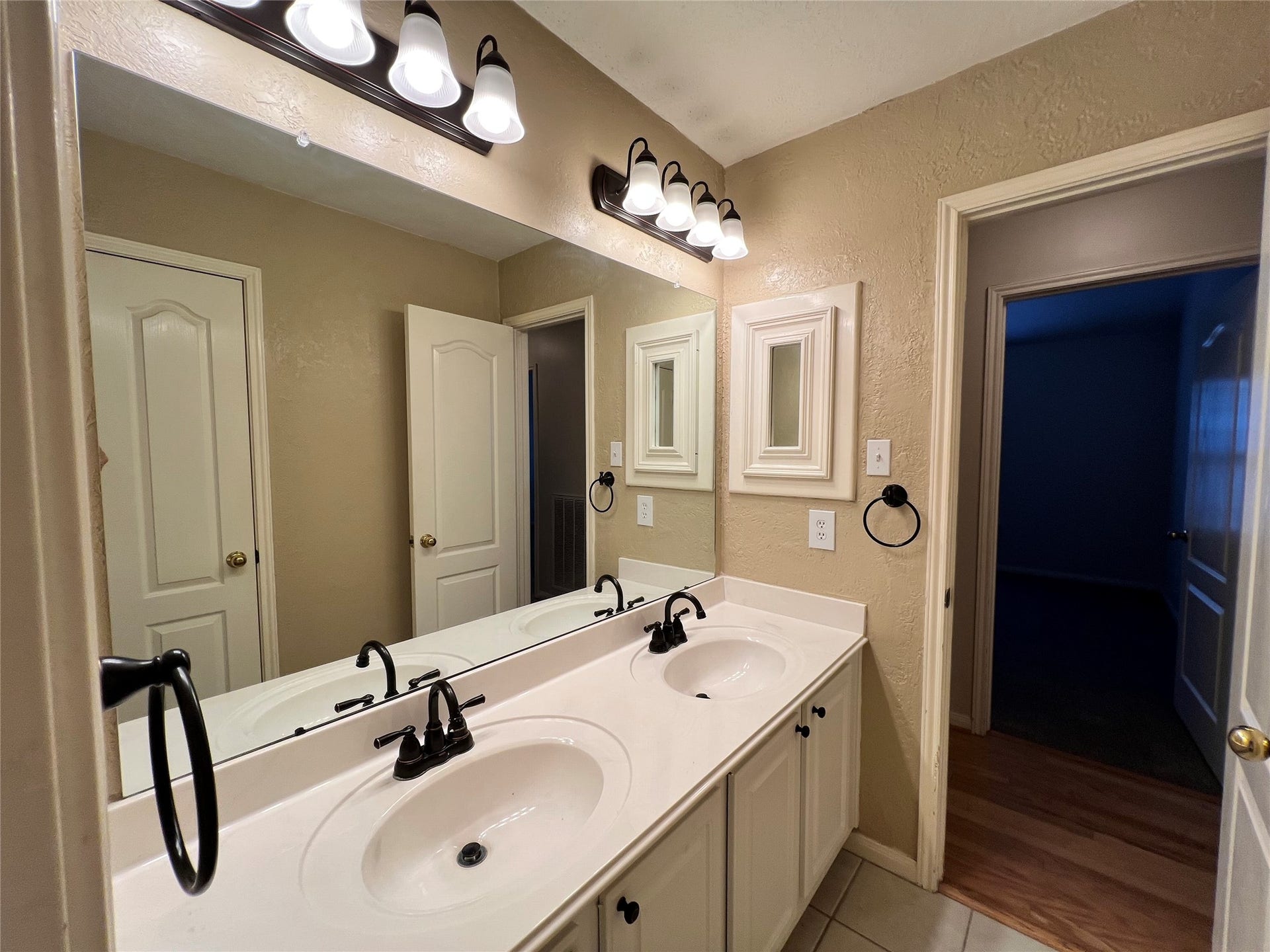 2005 Dawn Crest Court, League City, TX 77573