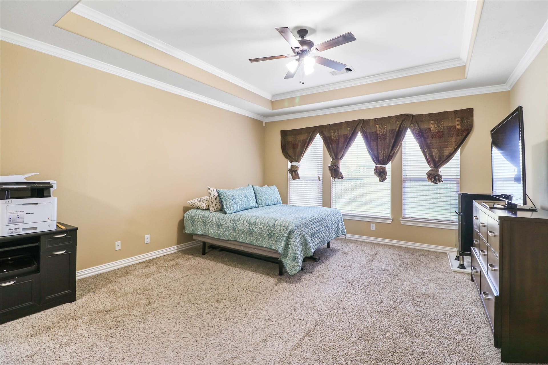 31603 Dunham Lake Drive, Hockley, TX 77447 Large Primary suite on the first floor
