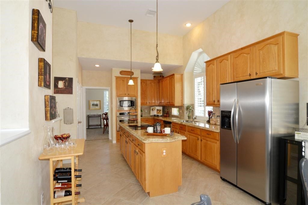 4103 Walnut Pond Drive, Houston, TX 77059 4103 Walnut Pond Drive, Houston, TX 77059