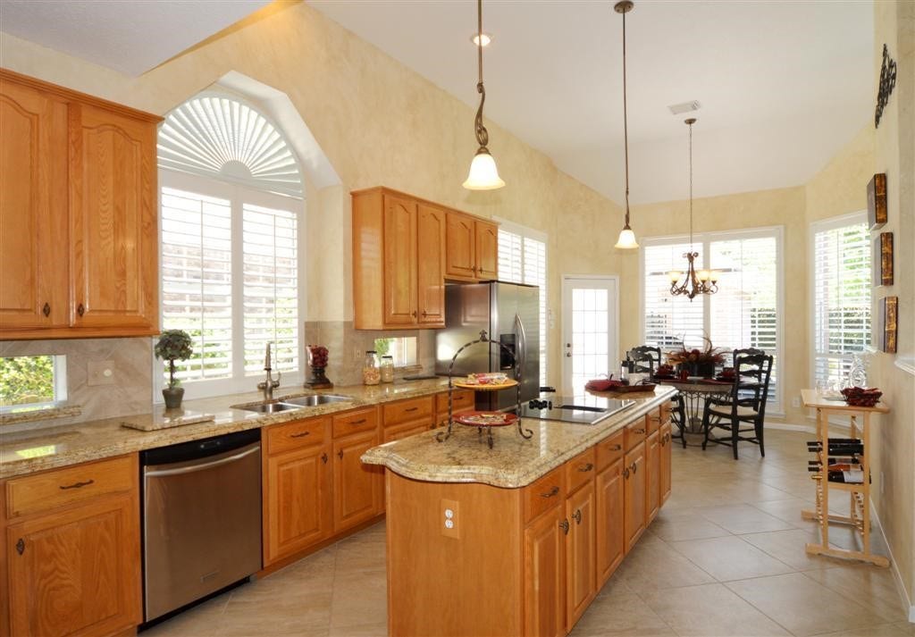 4103 Walnut Pond Drive, Houston, TX 77059 4103 Walnut Pond Drive, Houston, TX 77059