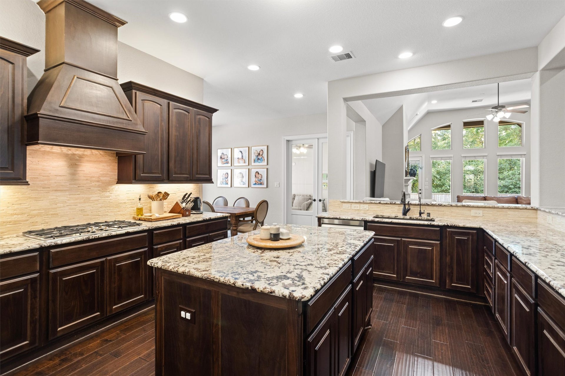 130 Diamond Back Lane, Montgomery, TX 77316