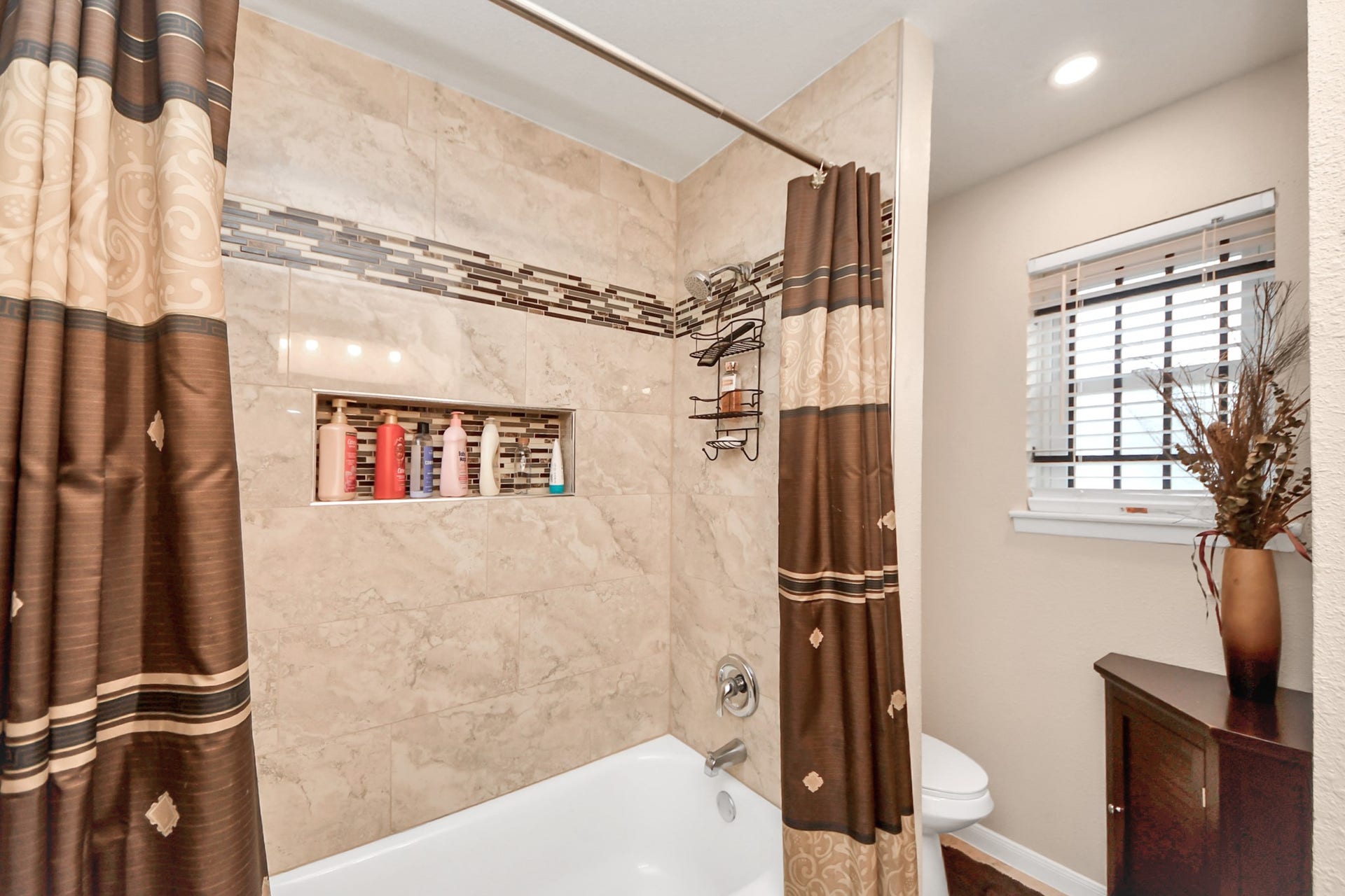 1930 Deerhurst Lane, Houston, TX 77088 1930 Deerhurst Lane, Houston, TX 77088