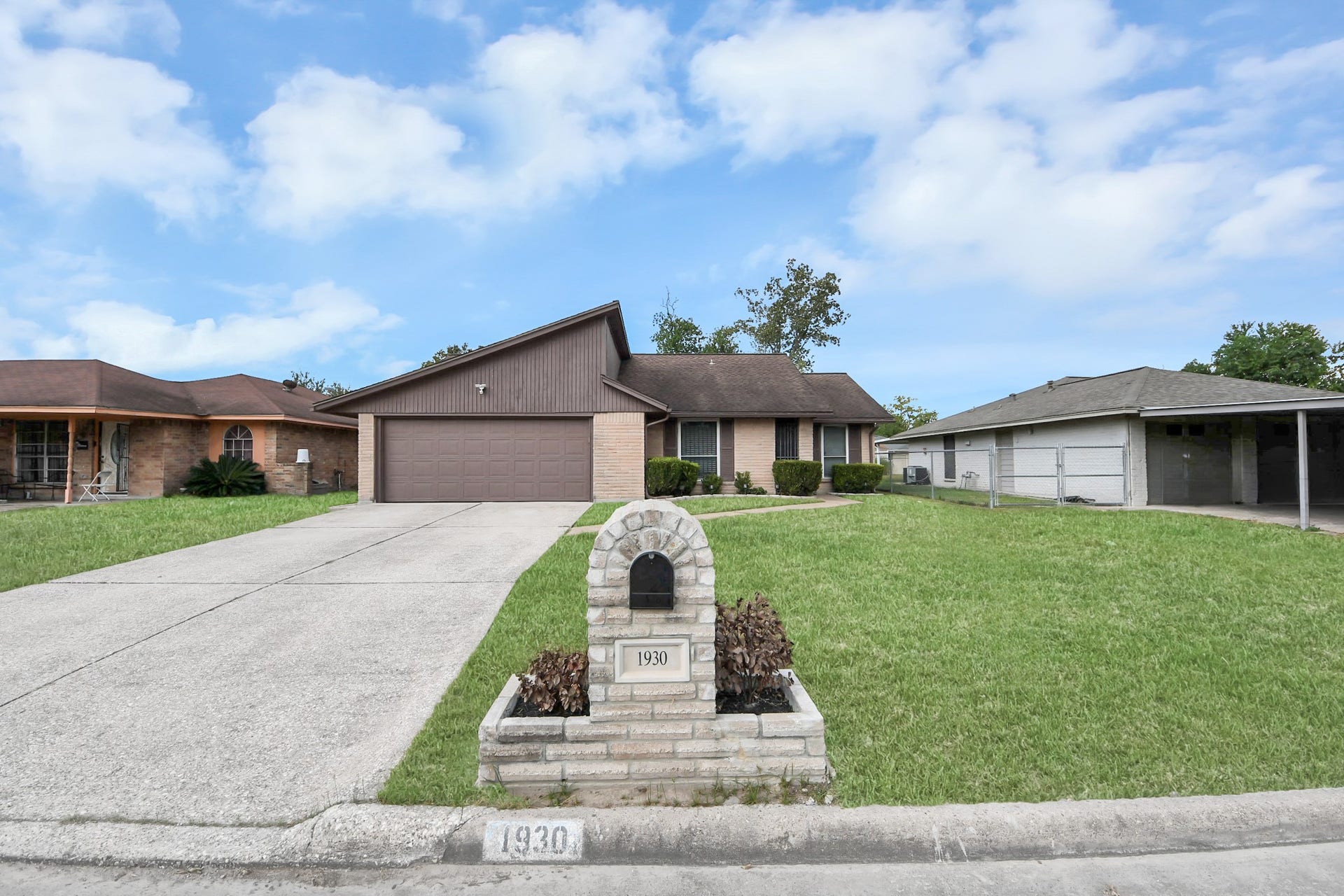 1930 Deerhurst Lane, Houston, TX 77088 1930 Deerhurst Lane, Houston, TX 77088