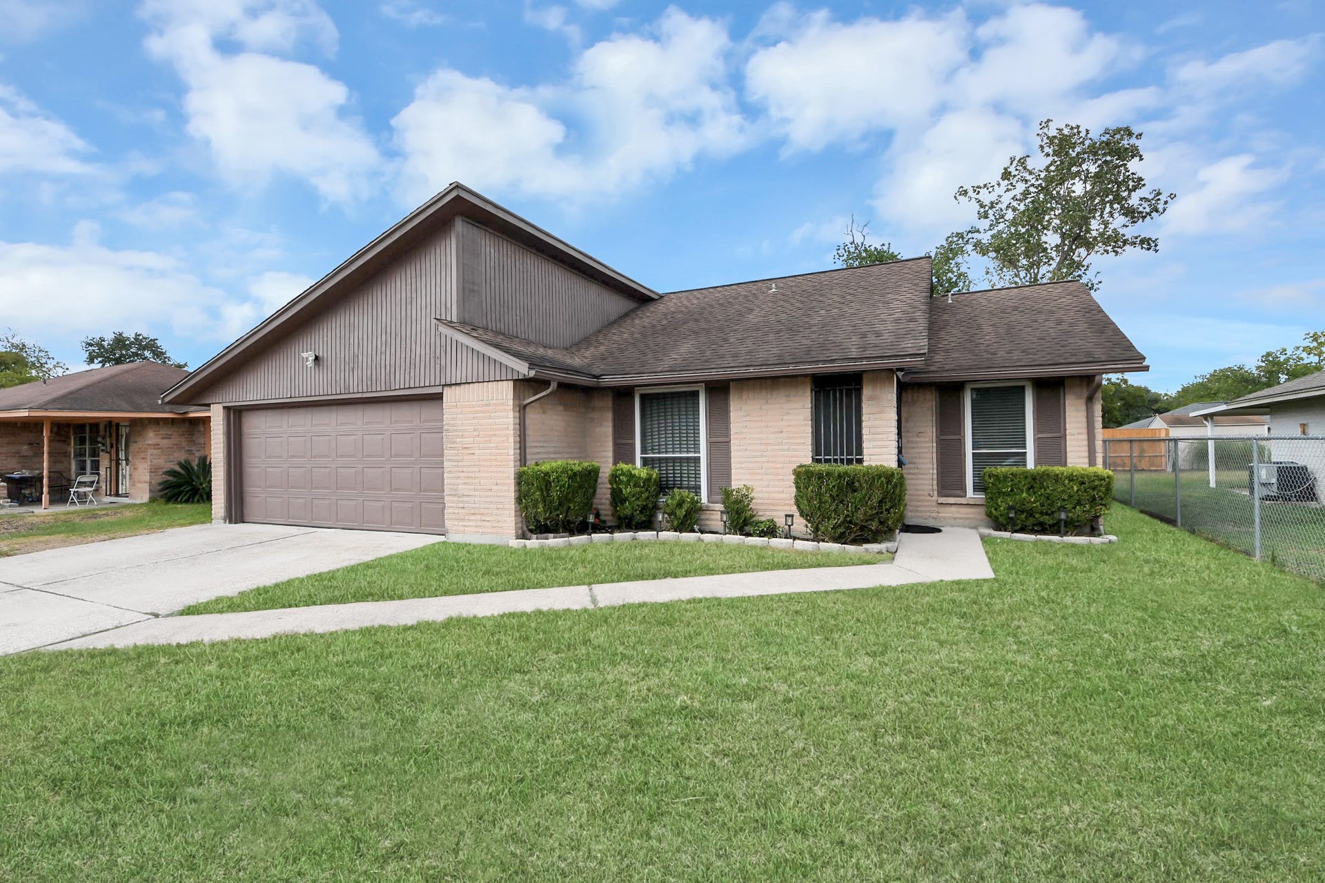1930 Deerhurst Lane, Houston, TX 77088 1930 Deerhurst Lane, Houston, TX 77088