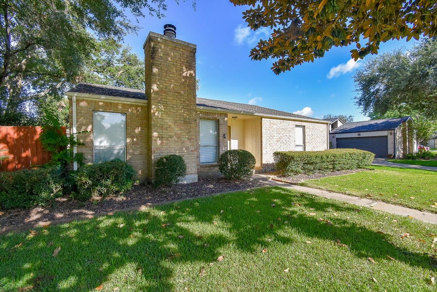 Property photo for 1918 Liberty Point Lane, Sugar Land, TX