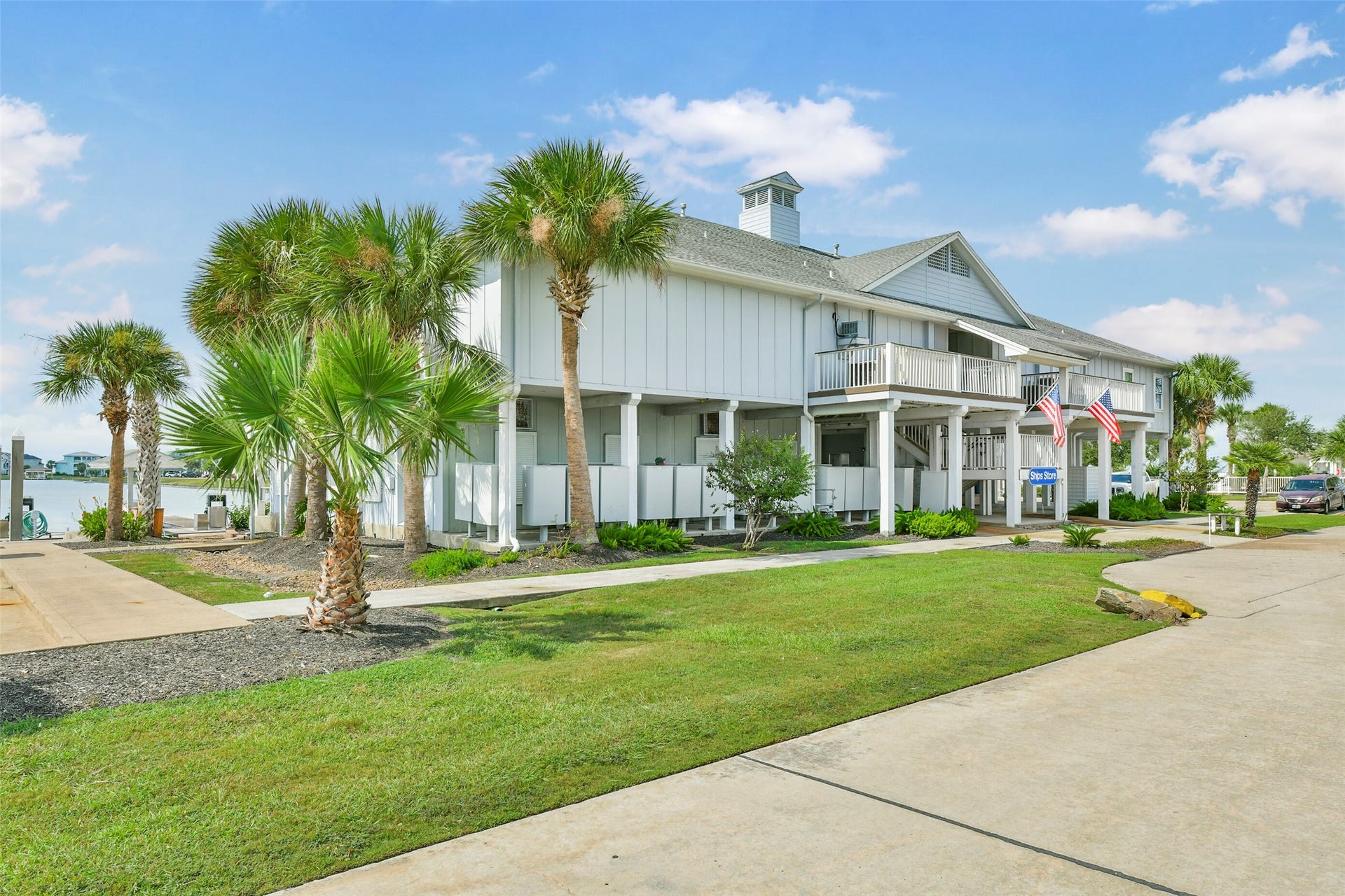 22 Fleming, Hitchcock, TX 77563 HarborWalk offers more than waterfront living with community amenities designed to complement the coastal lifestyle. Enjoy the convenience of a gated community with a marina, clubhouse, pool, playground and boating amenities.