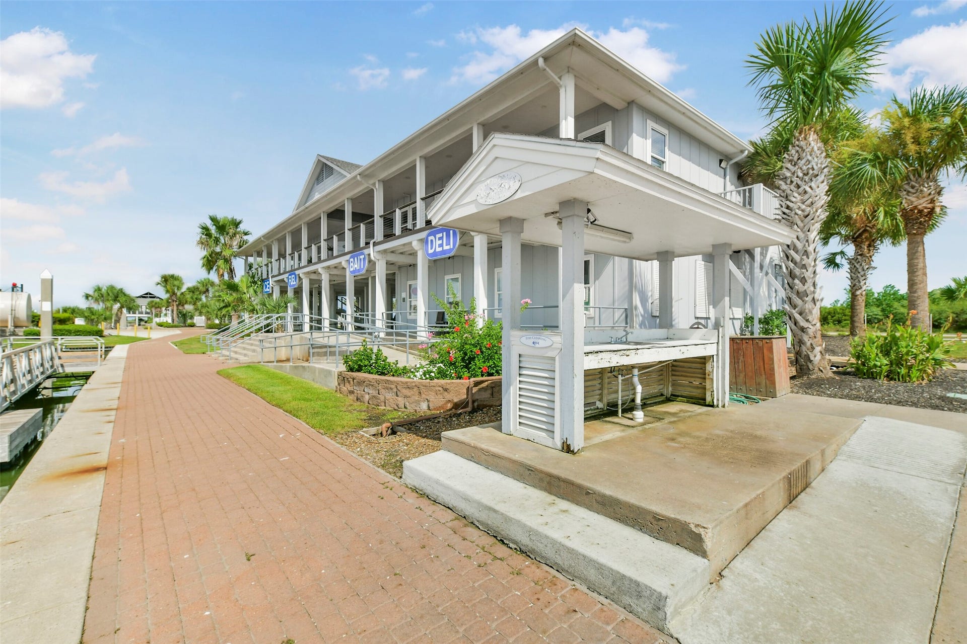 22 Fleming, Hitchcock, TX 77563 HarborWalk's marina area makes days on the water even easier, with boating amenities right within the community. From fishing trips to leisurely cruises, this is a neighborhood built around enjoying West Galveston Bay.