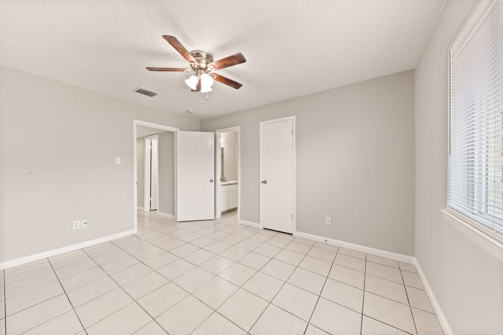 7285 Cook Road, Houston, TX 77072 7285 Cook Road, Houston, TX 77072
