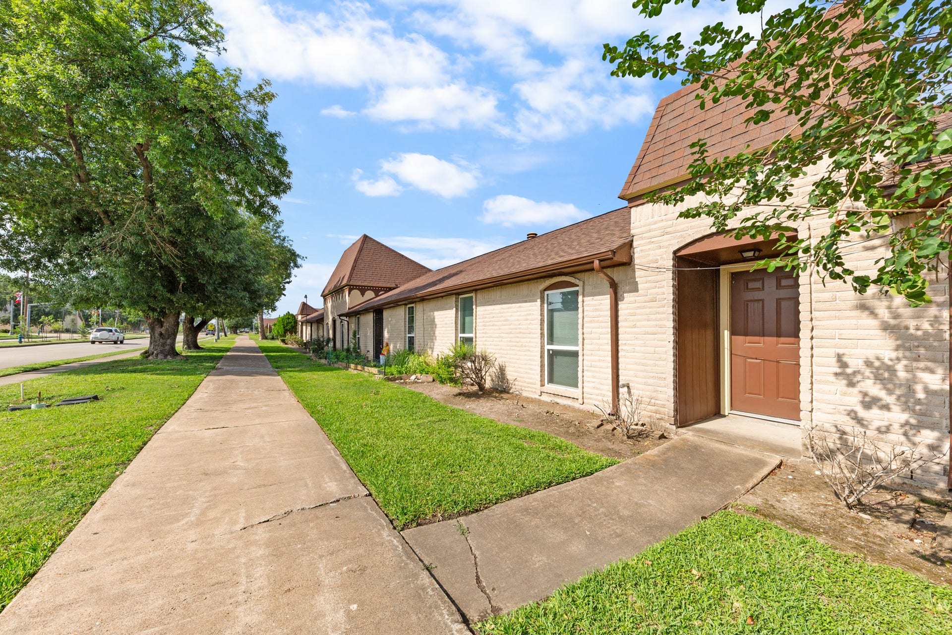 7285 Cook Road, Houston, TX 77072 7285 Cook Road, Houston, TX 77072