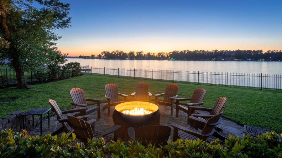Property photo for 15721 Lakeway Drive, Willis, TX