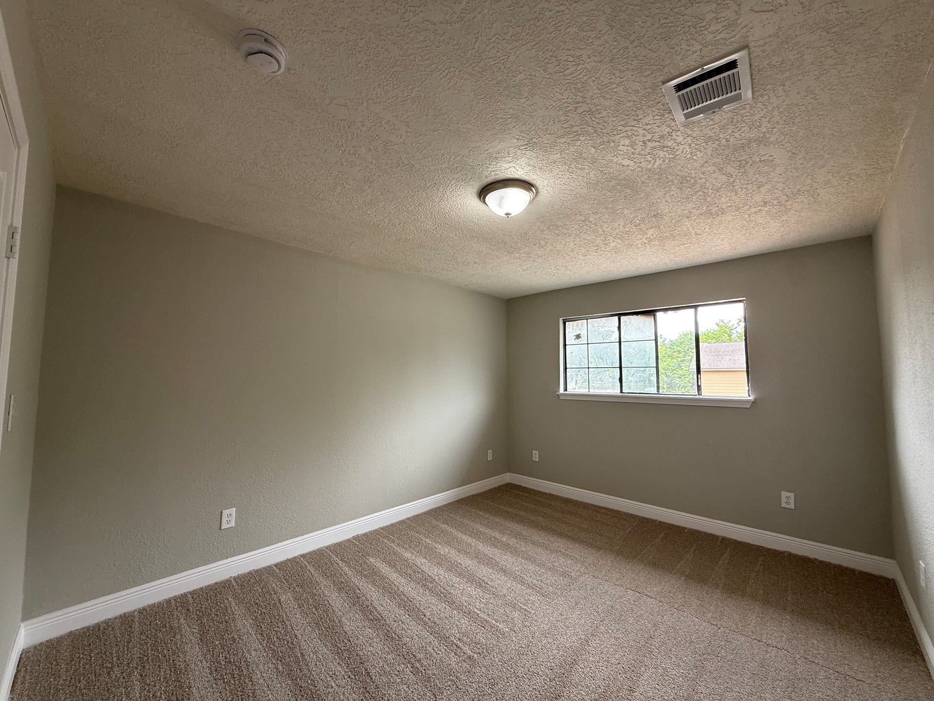 6813 N Wayside Drive, Houston, TX 77028 6813 N Wayside Drive, Houston, TX 77028