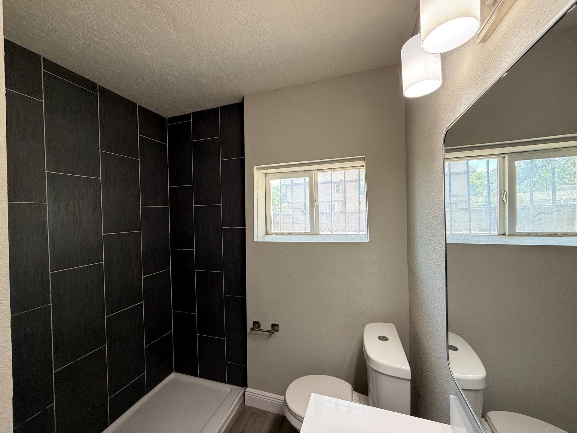 6813 N Wayside Drive, Houston, TX 77028 6813 N Wayside Drive, Houston, TX 77028