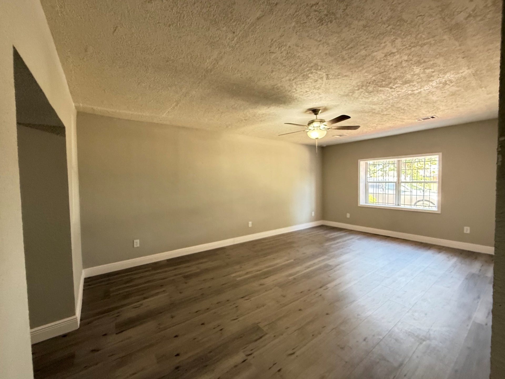 6813 N Wayside Drive, Houston, TX 77028 6813 N Wayside Drive, Houston, TX 77028
