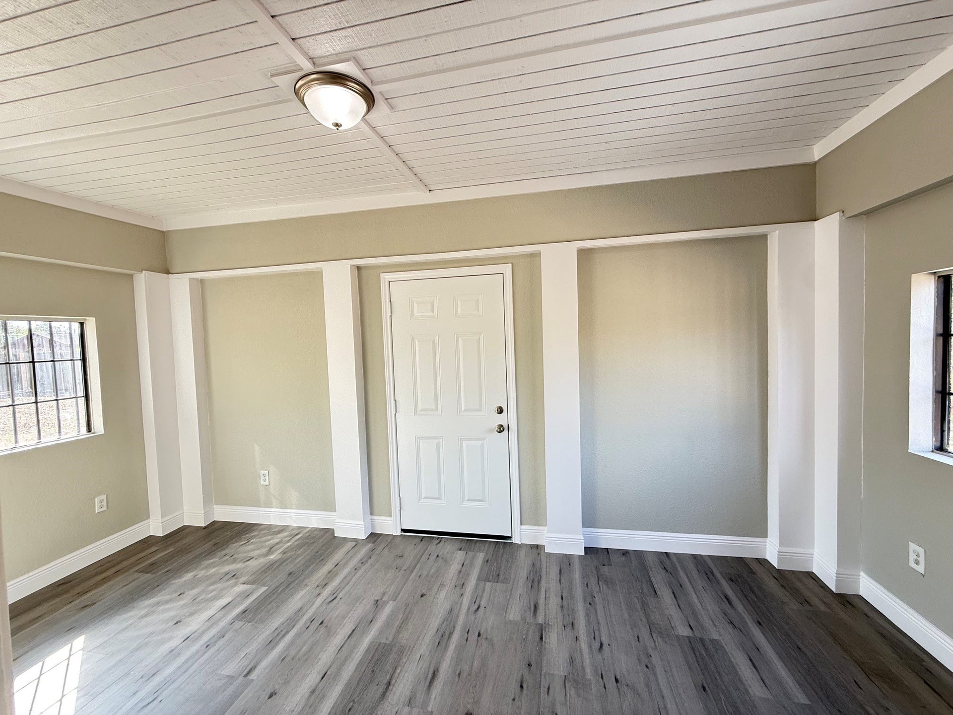 6813 N Wayside Drive, Houston, TX 77028 6813 N Wayside Drive, Houston, TX 77028