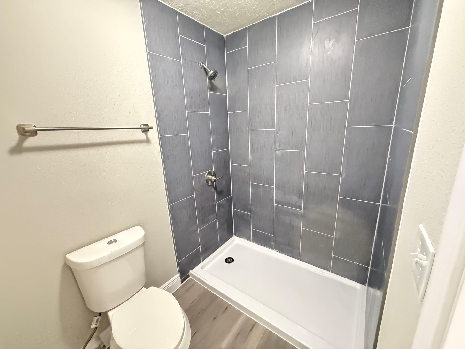6813 N Wayside Drive, Houston, TX 77028 6813 N Wayside Drive, Houston, TX 77028
