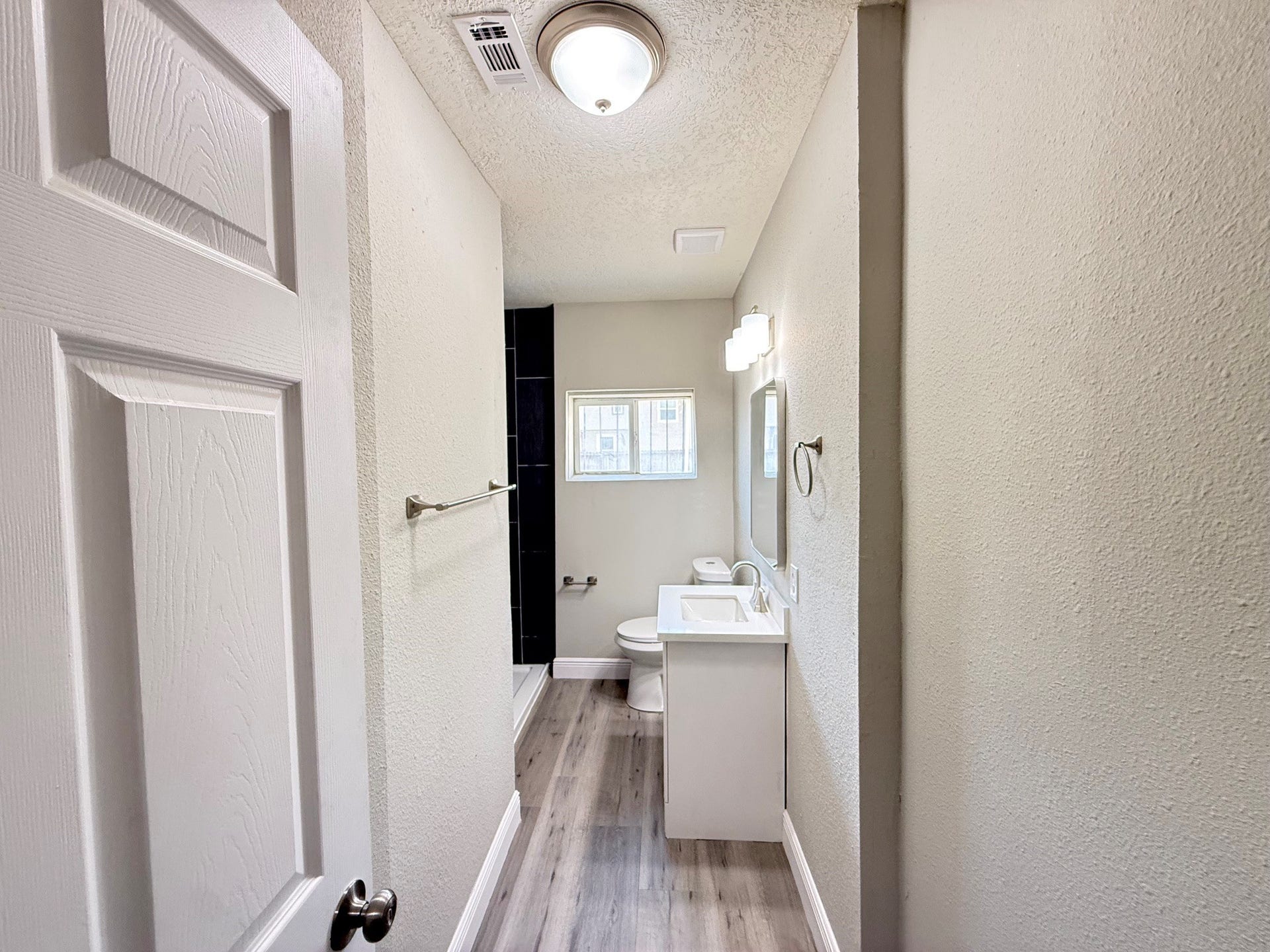 6813 N Wayside Drive, Houston, TX 77028 6813 N Wayside Drive, Houston, TX 77028