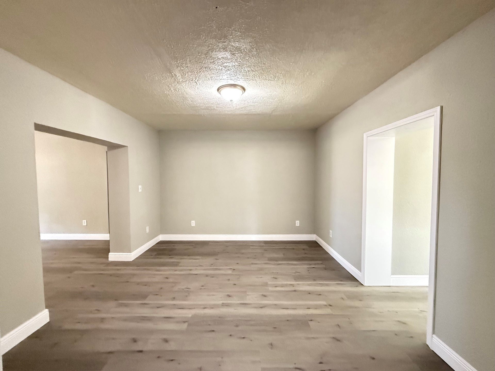 6813 N Wayside Drive, Houston, TX 77028 6813 N Wayside Drive, Houston, TX 77028