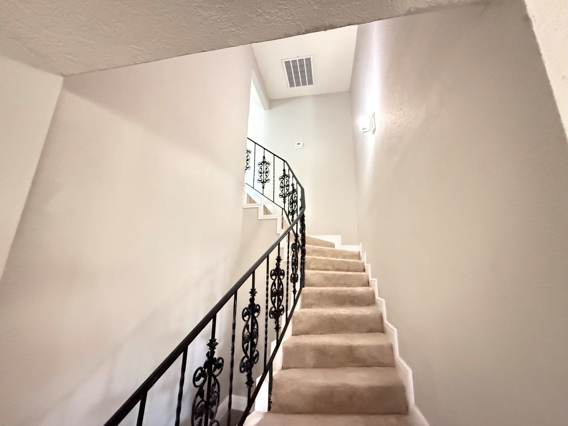 6813 N Wayside Drive, Houston, TX 77028 6813 N Wayside Drive, Houston, TX 77028