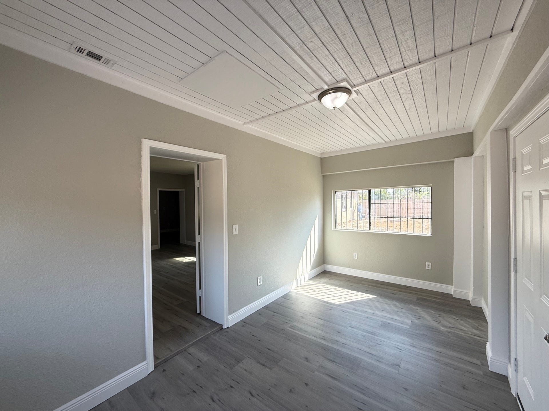 6813 N Wayside Drive, Houston, TX 77028 6813 N Wayside Drive, Houston, TX 77028