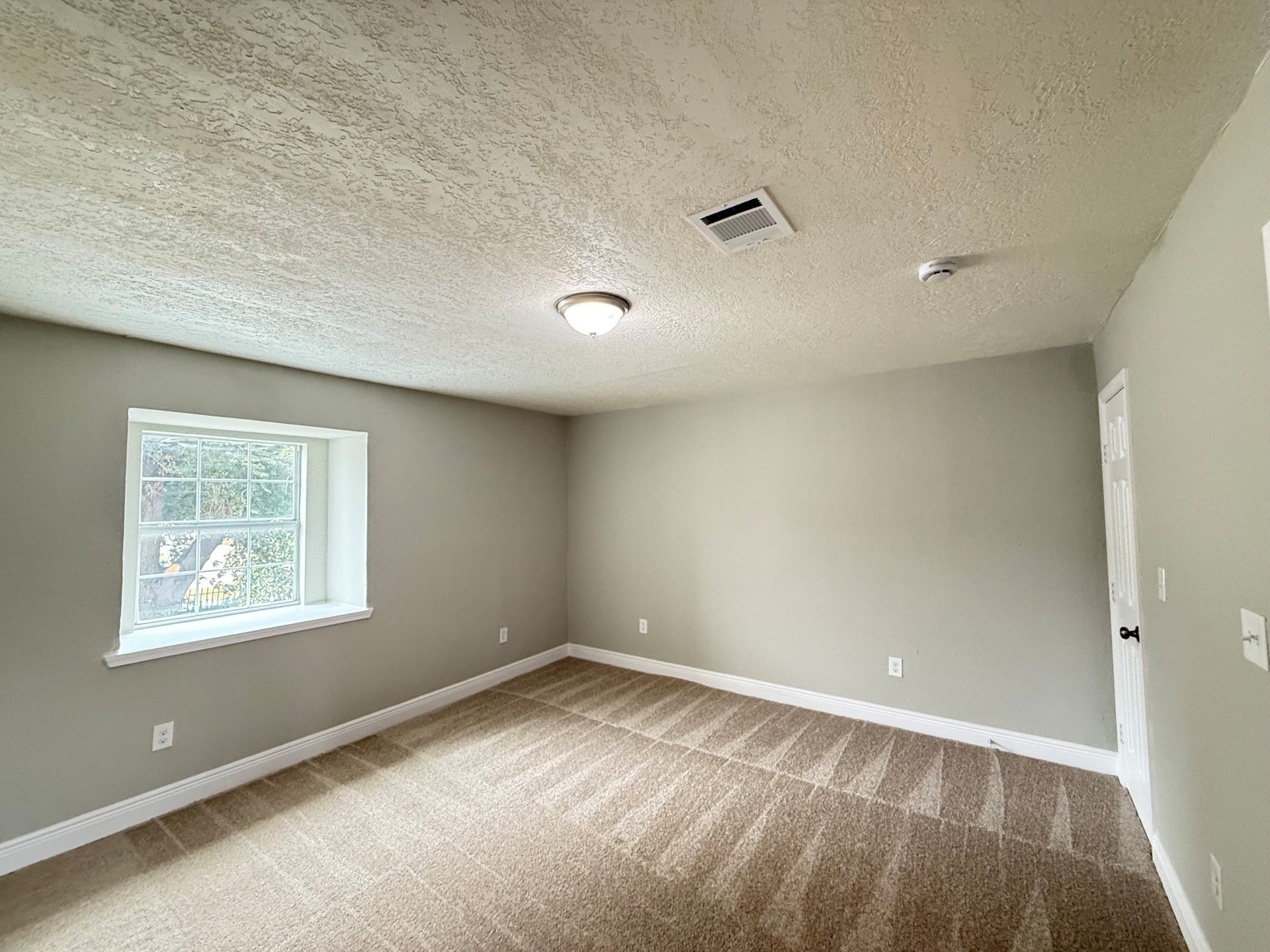 6813 N Wayside Drive, Houston, TX 77028 6813 N Wayside Drive, Houston, TX 77028