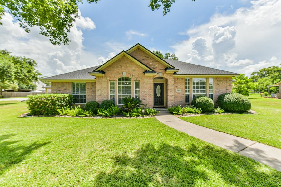 Property photo for 2401 Woody Road, Pearland, TX