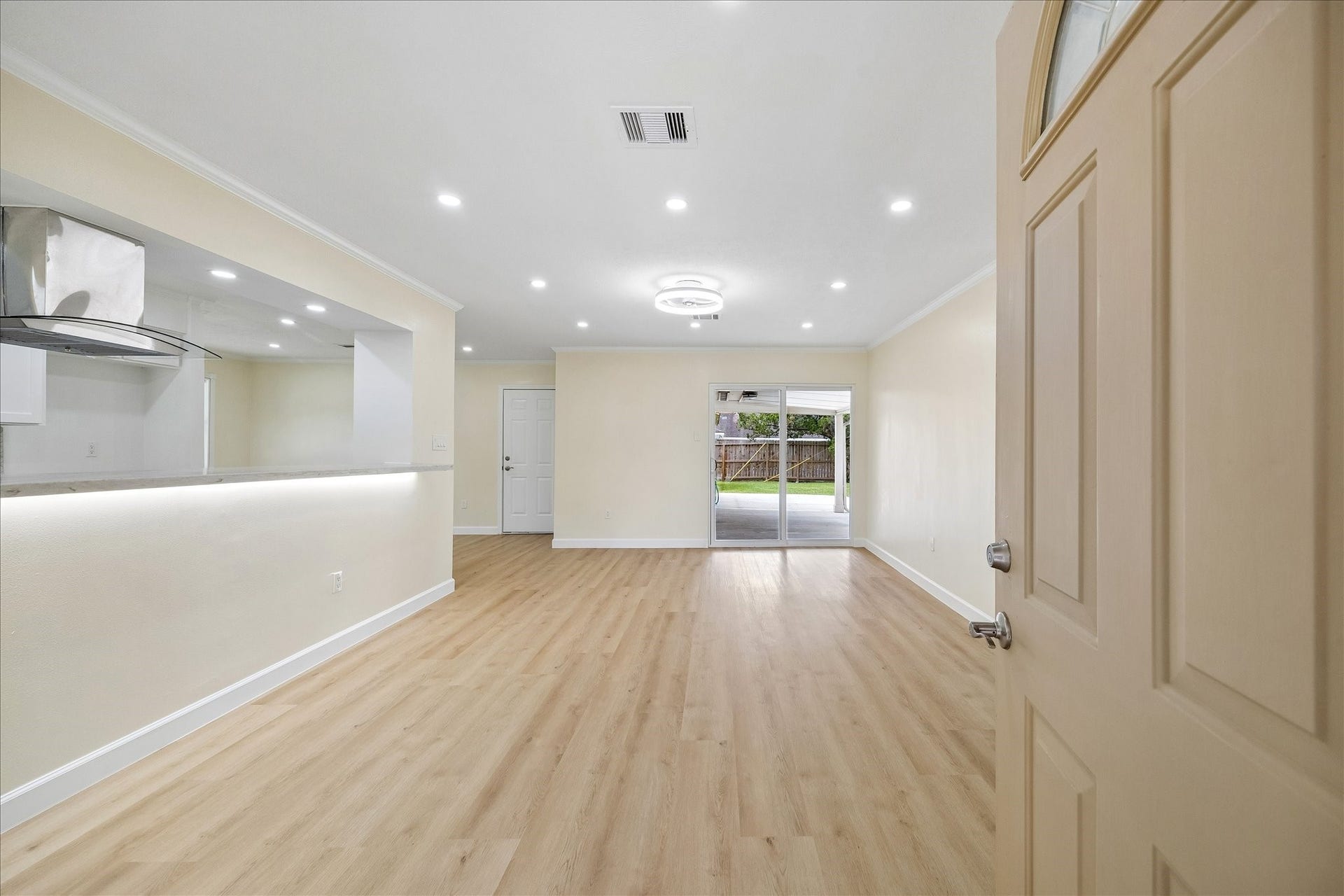 4802 Elm Street, Pearland, TX 77581 4802 Elm Street, Pearland, TX 77581