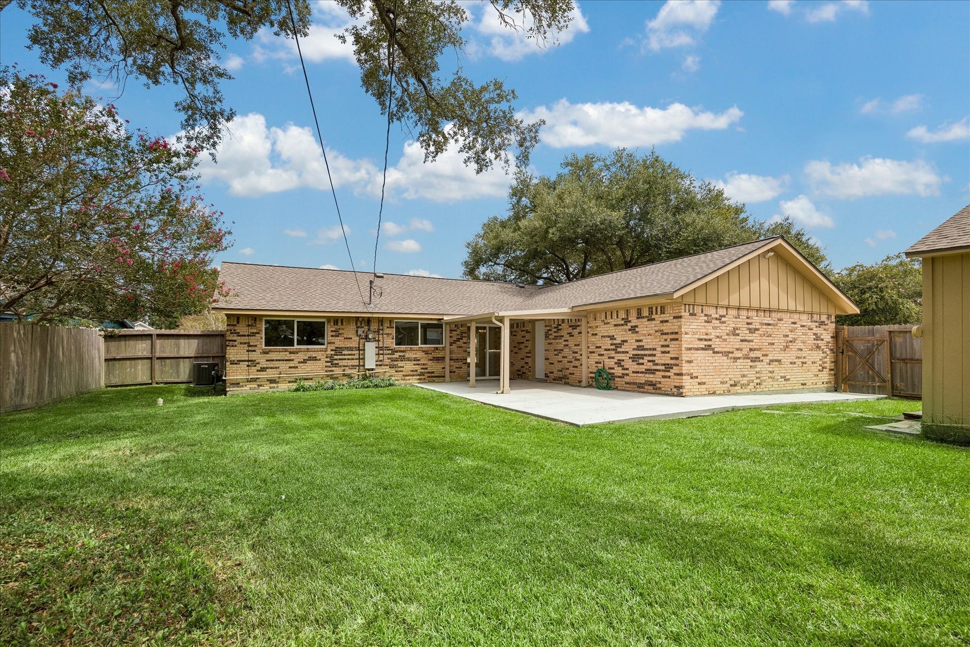 4802 Elm Street, Pearland, TX 77581 4802 Elm Street, Pearland, TX 77581