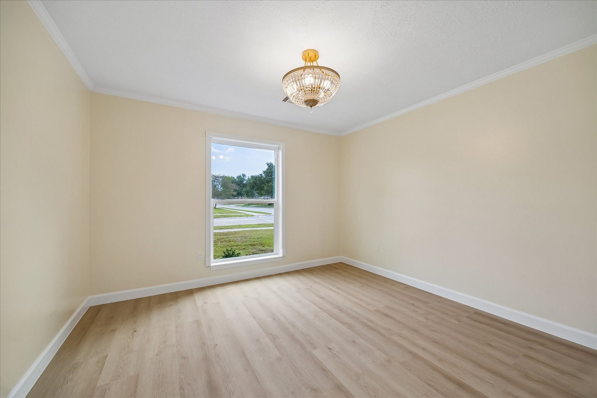 4802 Elm Street, Pearland, TX 77581 4802 Elm Street, Pearland, TX 77581