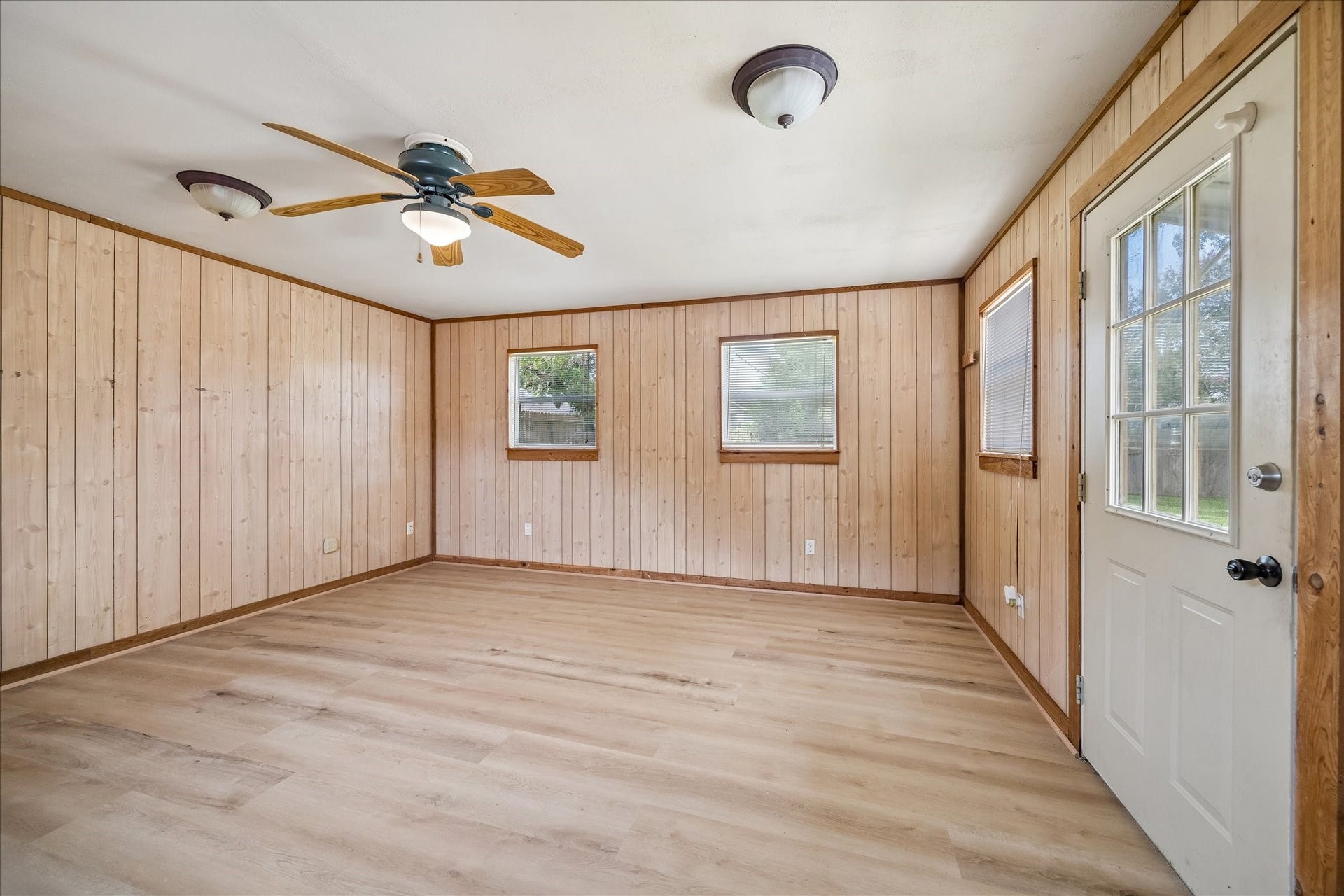 4802 Elm Street, Pearland, TX 77581 4802 Elm Street, Pearland, TX 77581