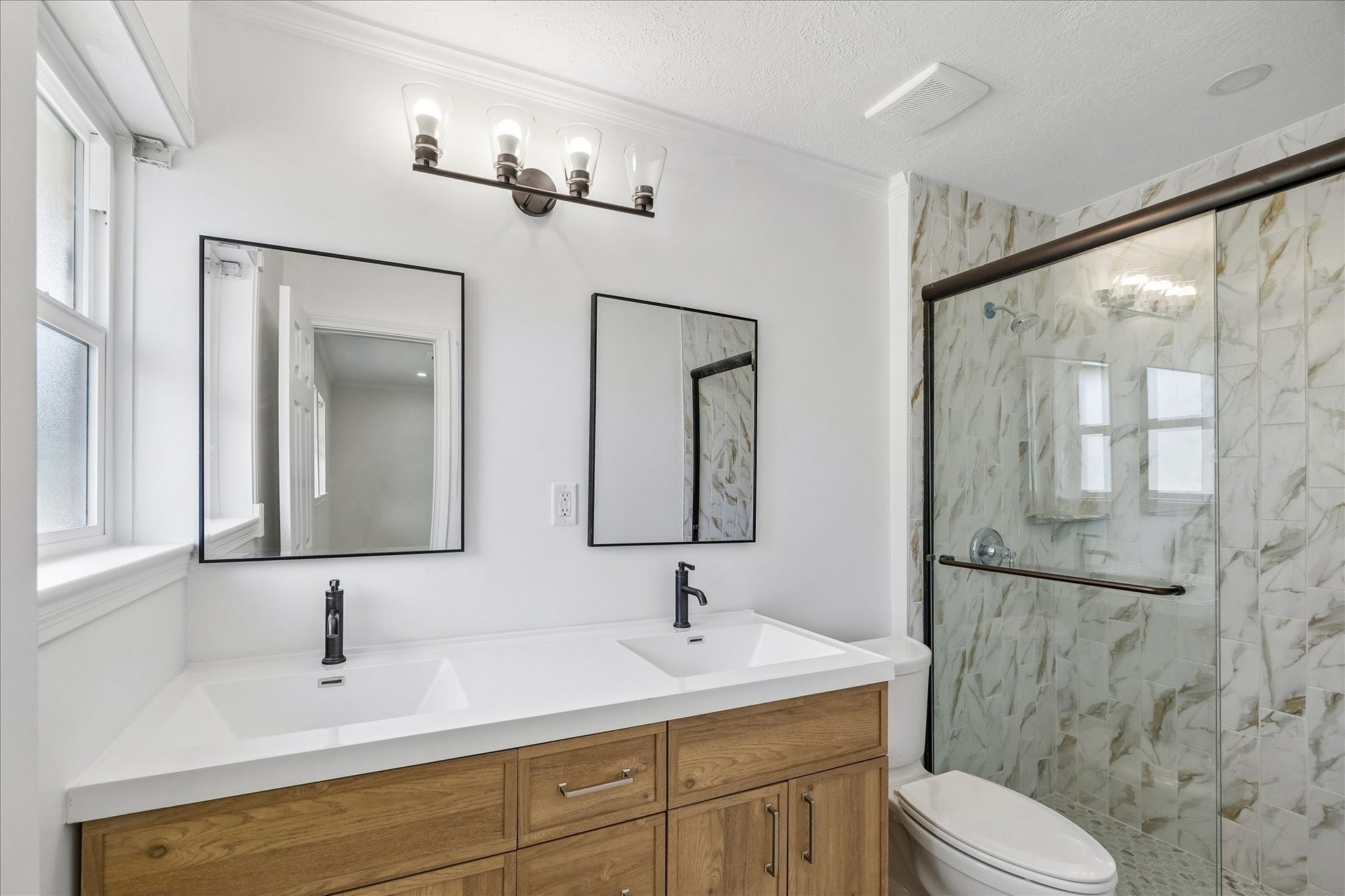 4802 Elm Street, Pearland, TX 77581 4802 Elm Street, Pearland, TX 77581