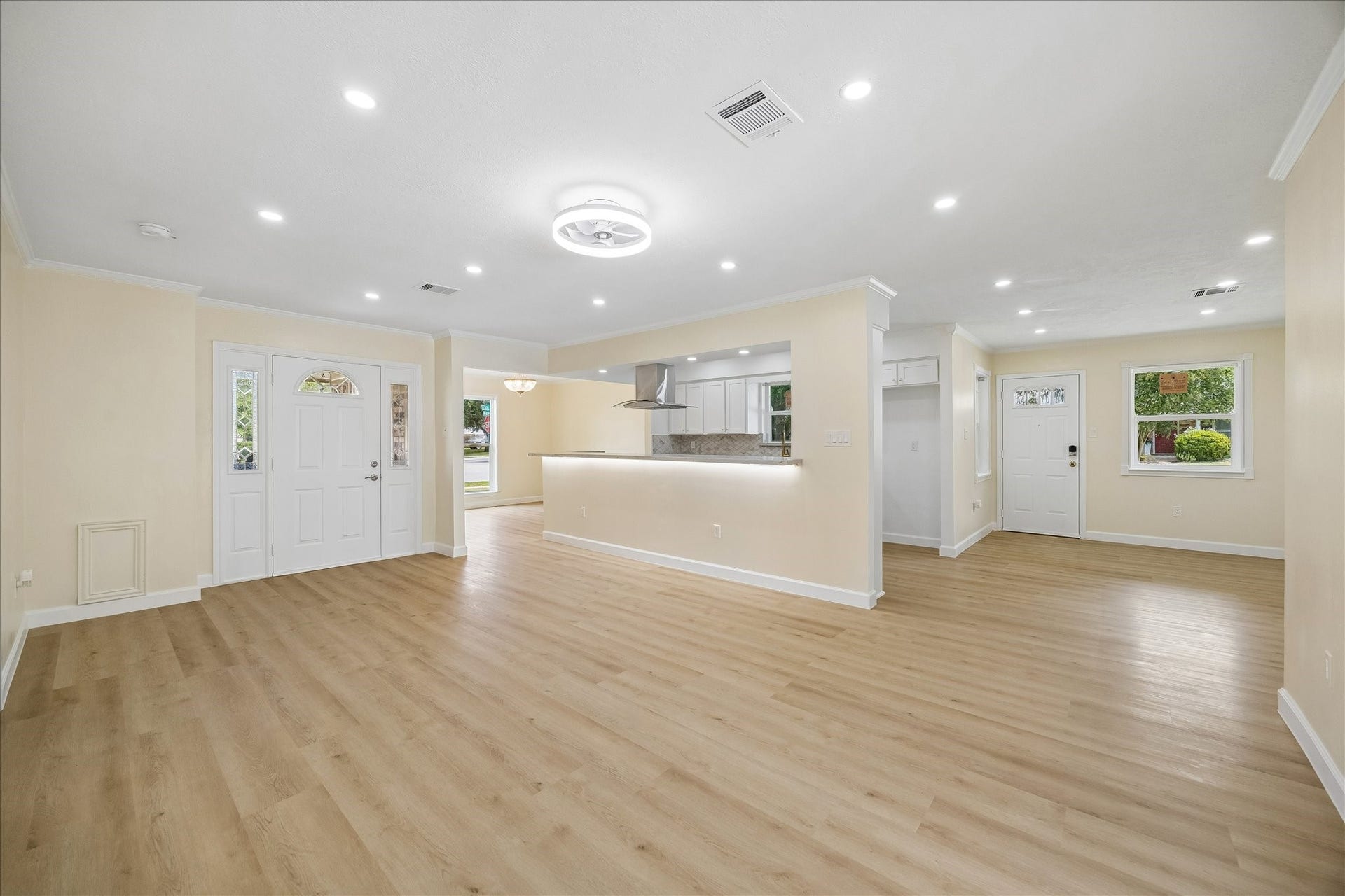 4802 Elm Street, Pearland, TX 77581 4802 Elm Street, Pearland, TX 77581