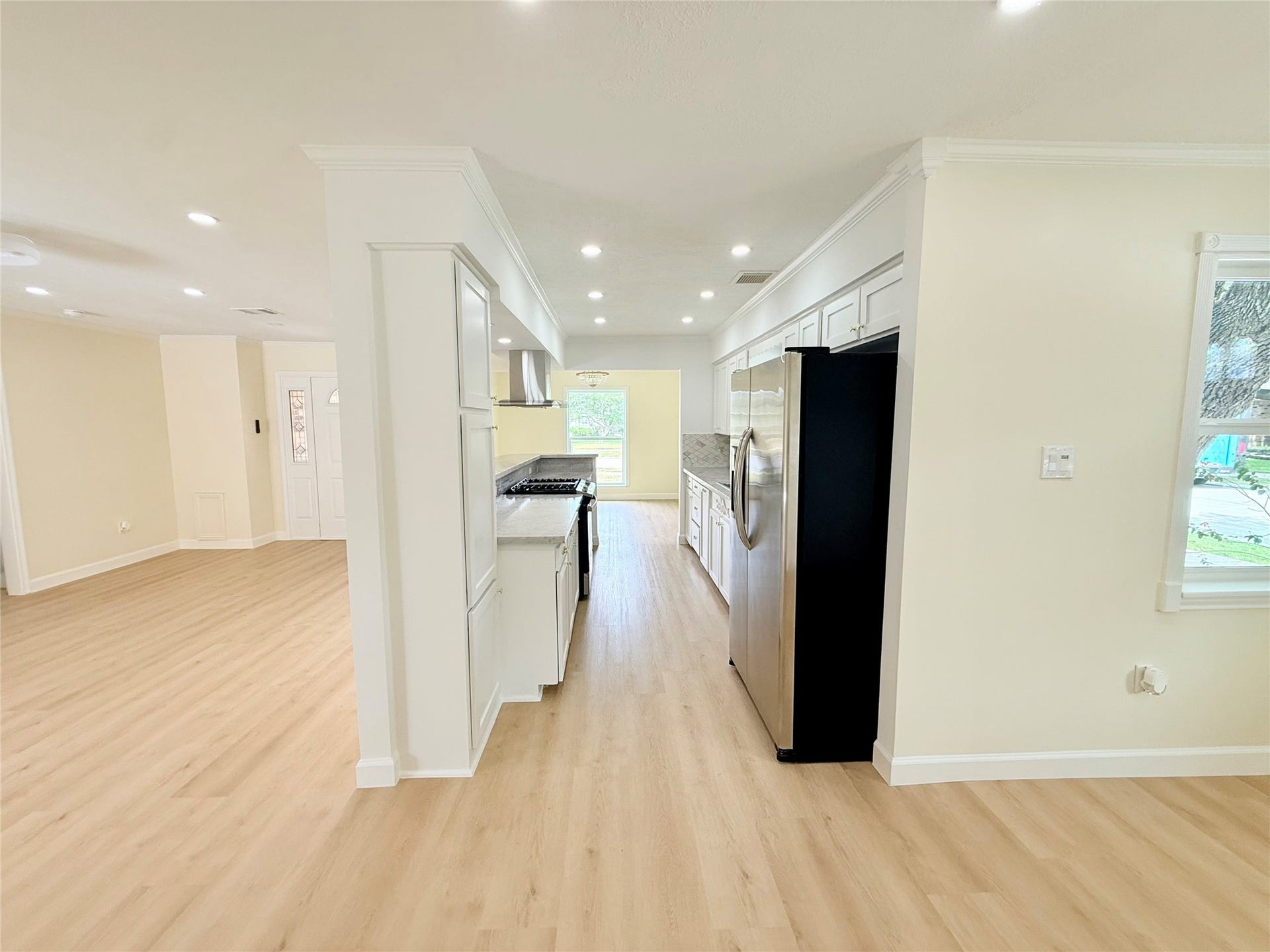4802 Elm Street, Pearland, TX 77581 4802 Elm Street, Pearland, TX 77581