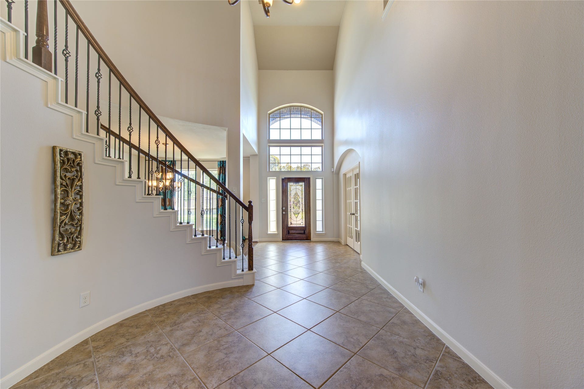 Expansive foyer