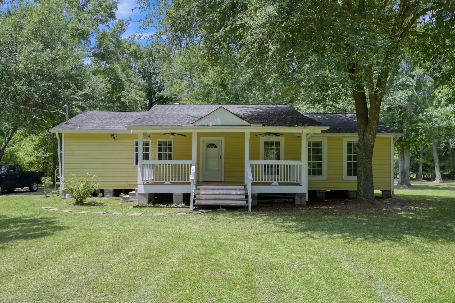 20156 Roadway, New Caney, TX 77357 20156 Roadway, New Caney, TX 77357