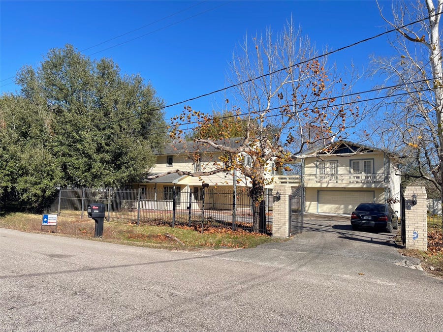 Property photo for 2232 Hoskins Drive, Houston, TX
