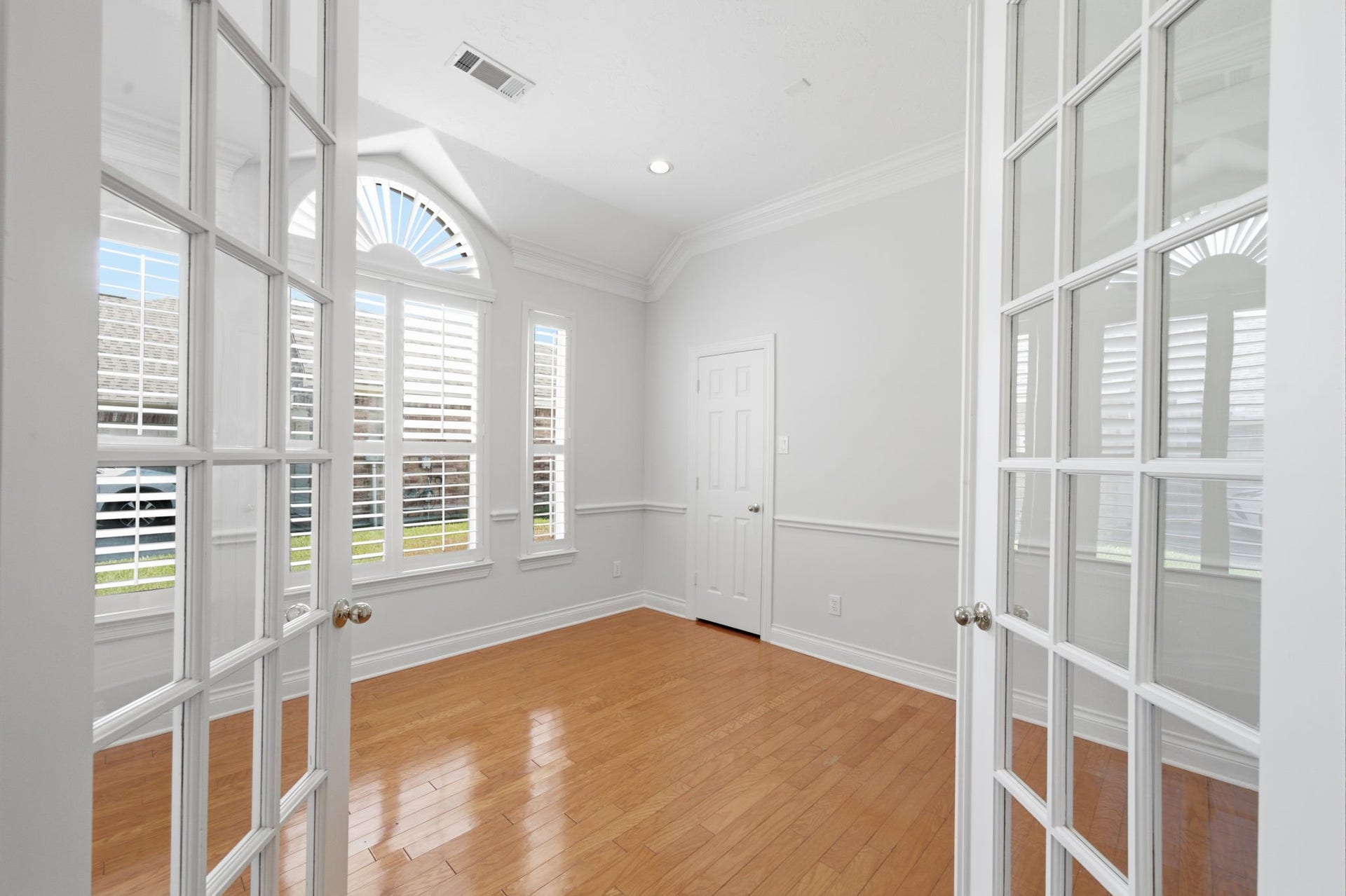 1227 Wellshire Drive, Katy, TX 77494 This room could be used as a bedroom if preferred and does include a walk in closet.