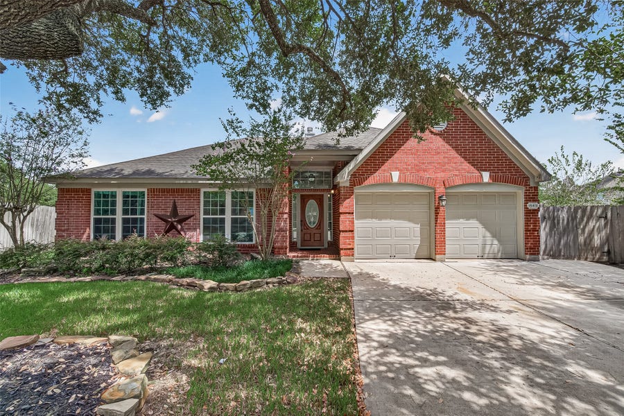 Property photo for 15418 Park Glen Drive, Sugar Land, TX