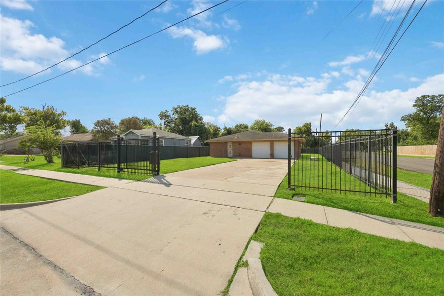 Property photo for 6202 Crane Street, Houston, TX