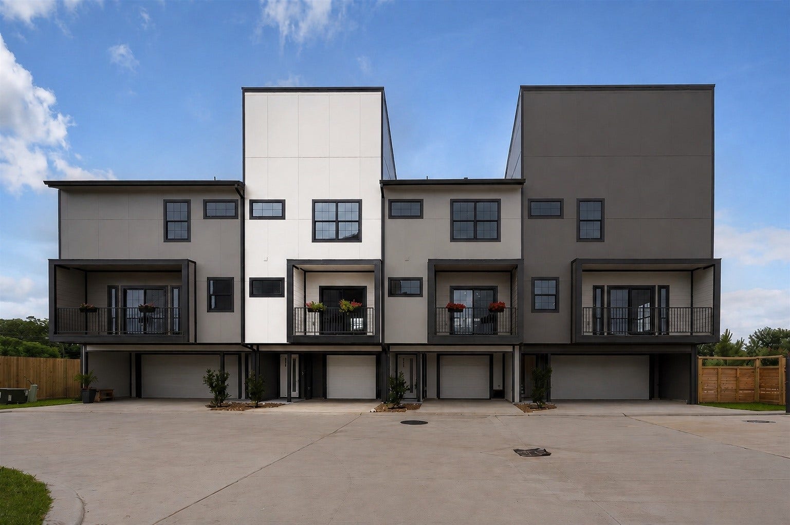 4406 W Hoa Sen Circle, Houston, TX 77072 Modern and private living with the convenience of being just minutes from shopping, dining, and the Alief Community Center.