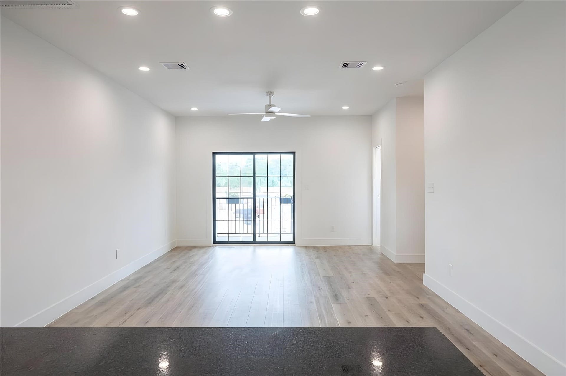 4406 W Hoa Sen Circle, Houston, TX 77072 4406 W Hoa Sen Circle, Houston, TX 77072
